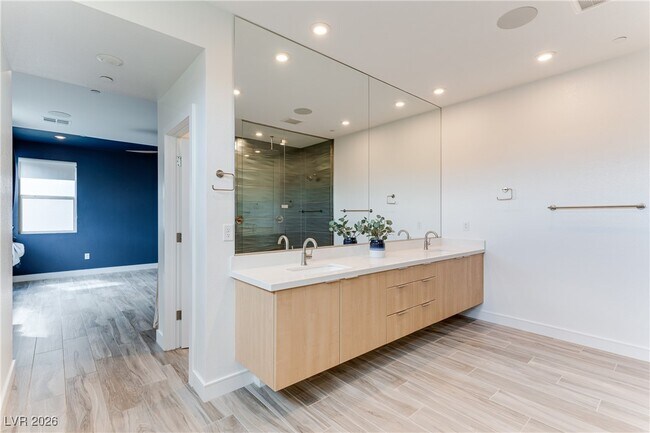 Building Photo - 214 Abbey Hill St