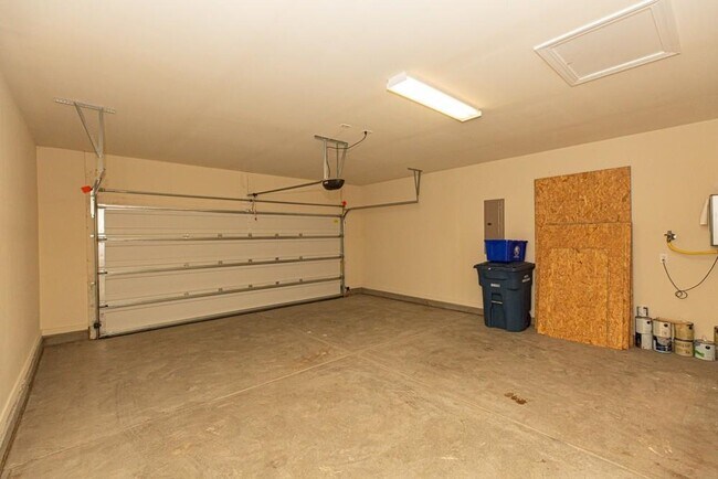 Building Photo - 1749 Paddington St