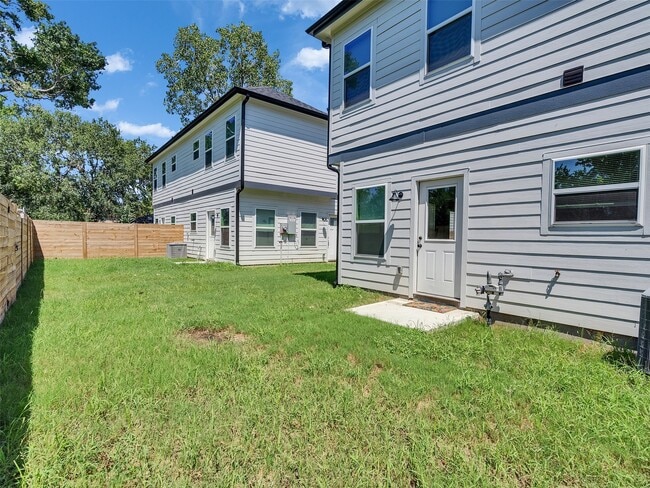 Building Photo - 4713 Talina Way