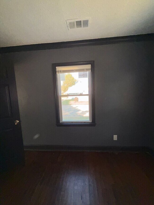 Building Photo - 1064 Brower St