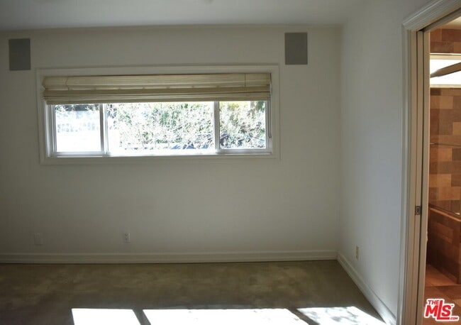 Building Photo - 11365 Chalon Rd