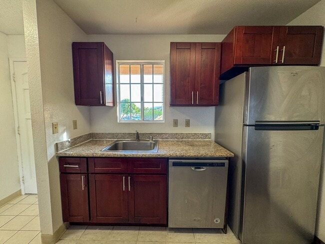 Building Photo - Available Now. 2BD/2BA/1PKG townhome at Villages at Waipio.