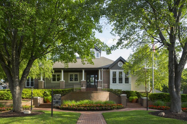 Building Photo - Heritage at Waters Landing