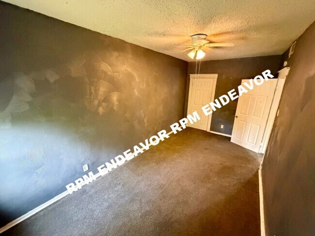 Building Photo - 1407-1407 Rowan Ave