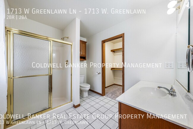 Building Photo - 1713 W Greenlawn Ln