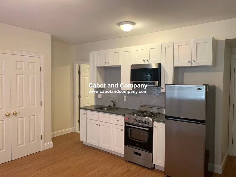 Primary Photo - 614 Massachusetts Ave