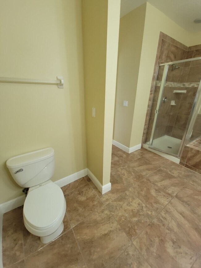 Building Photo - 3 Bedroom / 3 Bathroom - Tidelands