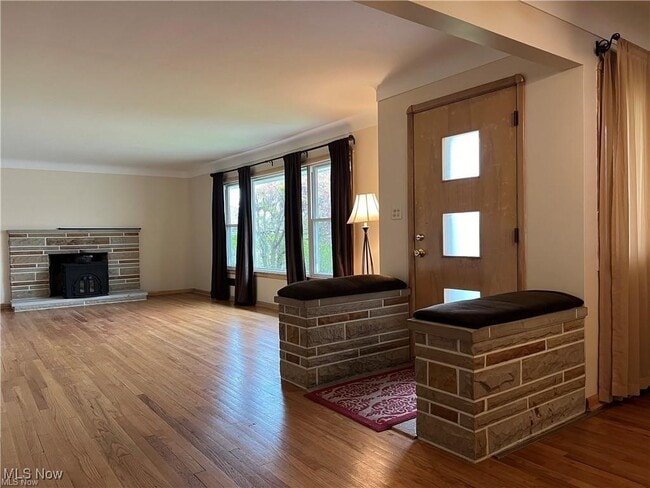 Building Photo - 7570 Hoertz Rd
