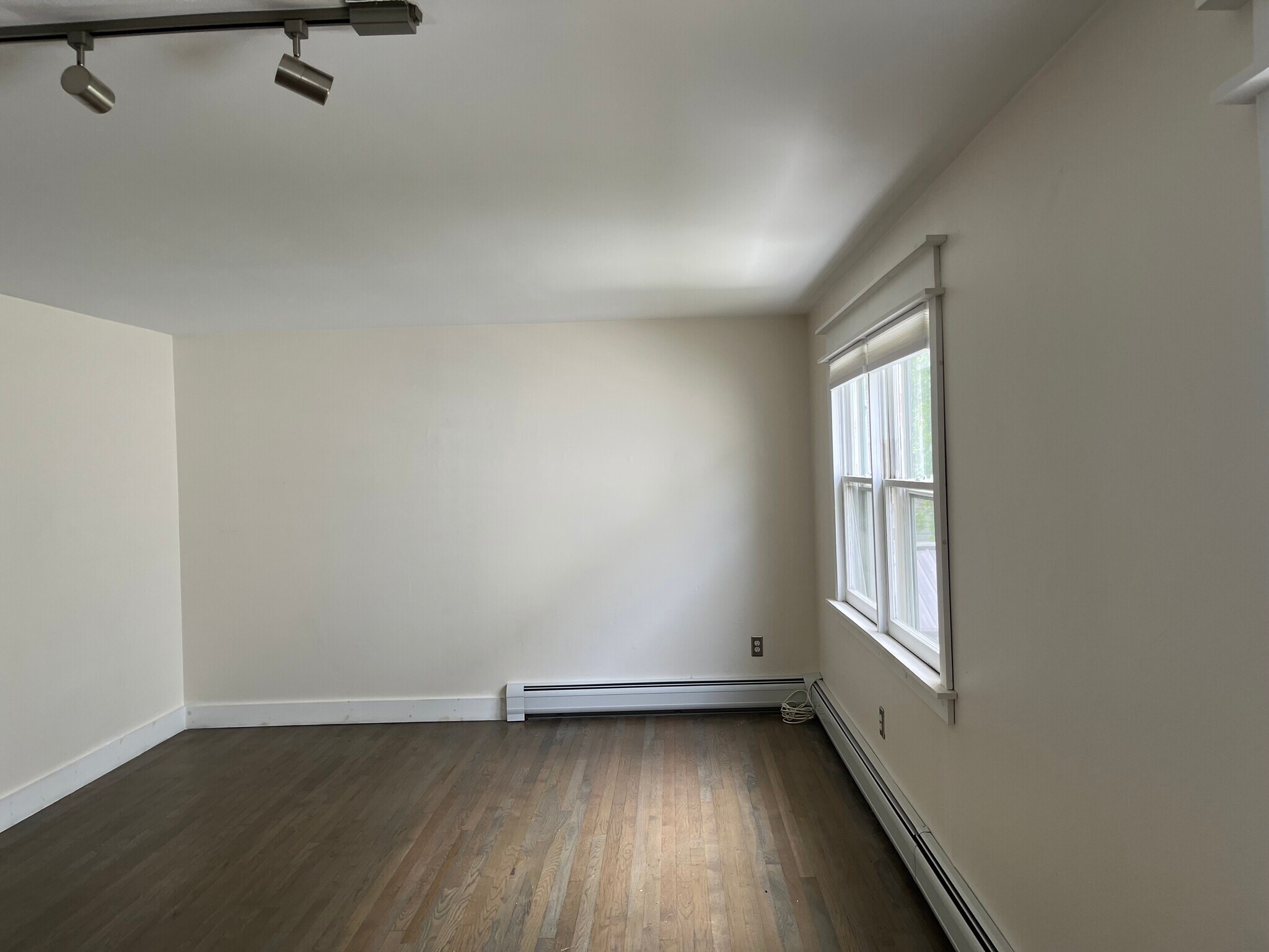 Building Photo - 963 Bard Ave