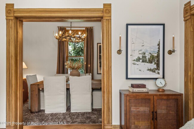 Building Photo - 500 W Francis St