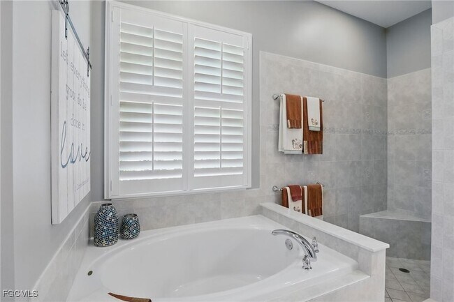 Building Photo - 11119 Laughton Cir