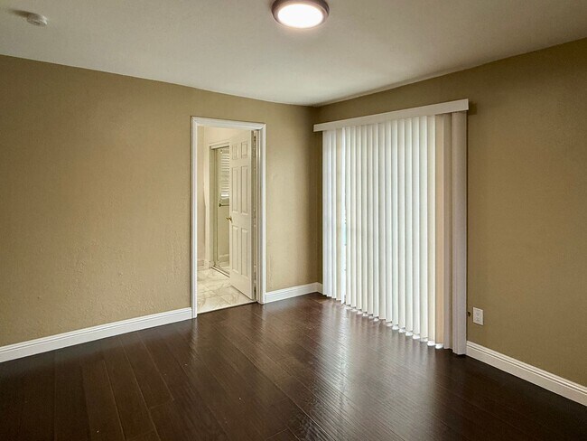 Building Photo - Remodeled 5 Bedroom 3 Bath Home in Desirable West San Jose Neighborhood