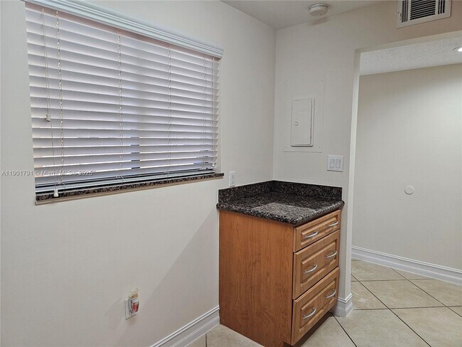 Building Photo - 8415 SW 107th Ave