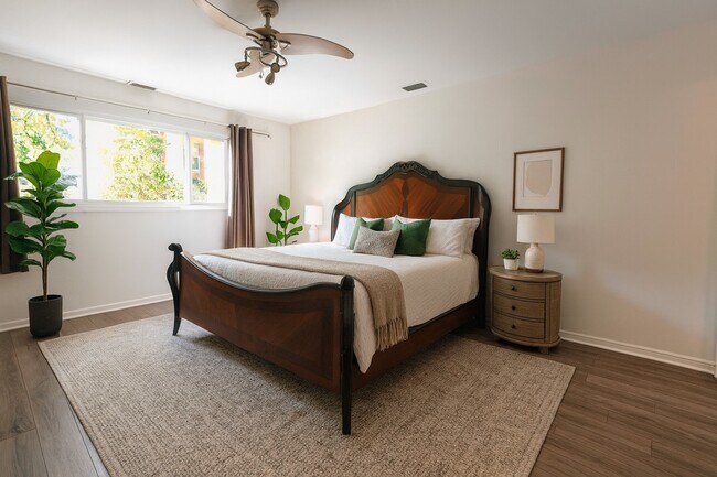 Building Photo - 912 Crain St