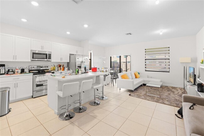 Building Photo - 25449 SW 108th Ct