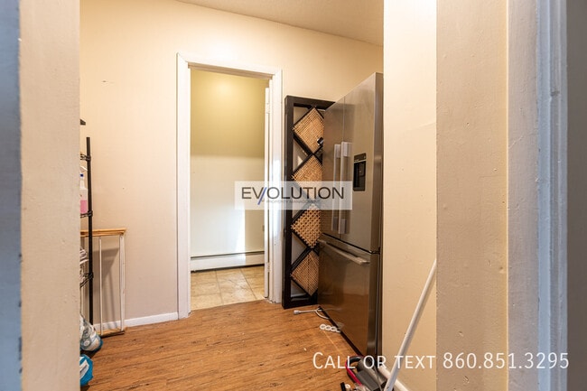 Building Photo - 71 Williams St