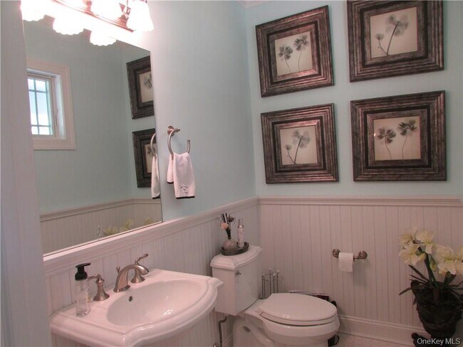 Building Photo - 2 Long Hill Rd