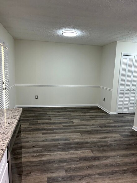 Building Photo - 818 Manning Way SW