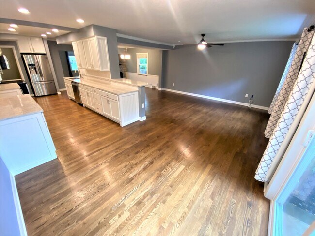 Building Photo - 4 Bedroom - Upper Arlington