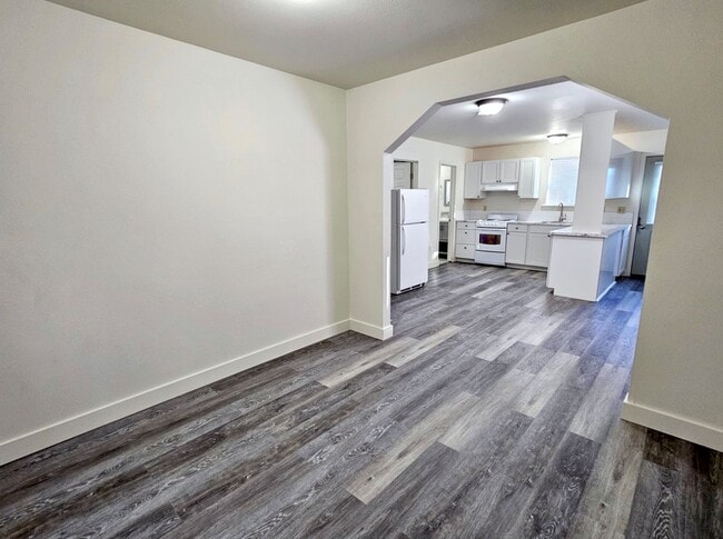 Building Photo - Newly Remodeled House with Washer/Dryer Included!