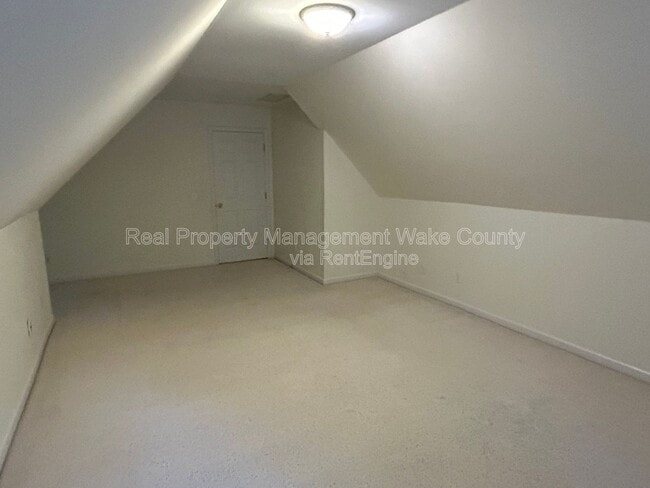 Building Photo - 106 Oak Spring Ct