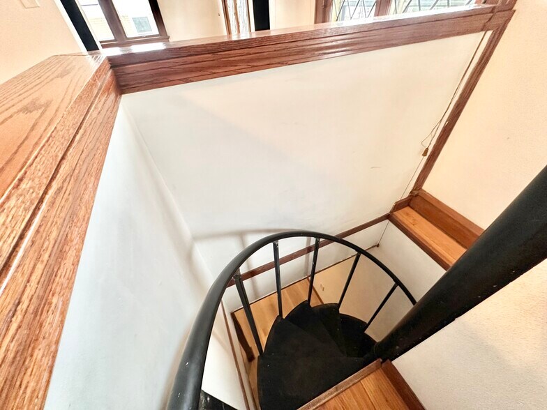 Building Photo - 7705 W Rogers St