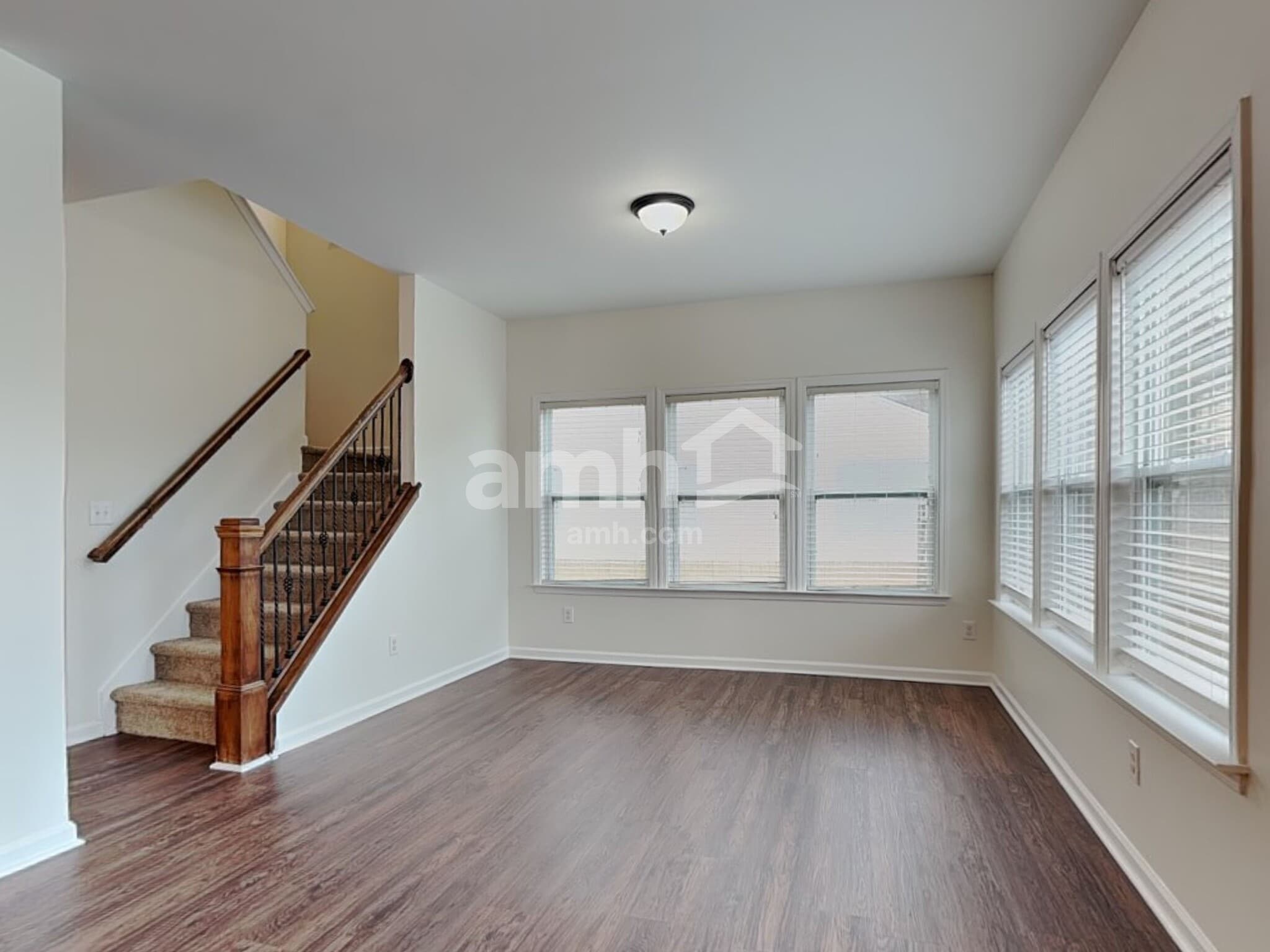 Building Photo - 11622 Village Pond Dr