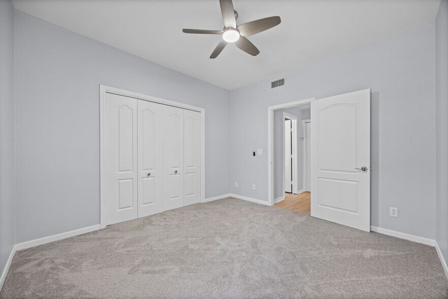 Building Photo - 6000 Shepherd Mountain Cove