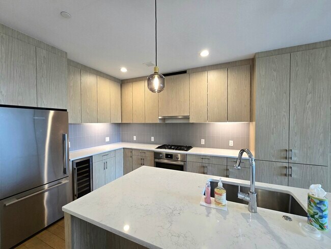 Building Photo - 57 Quincy Shore Dr