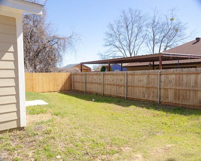 Building Photo - 3008 Finley St