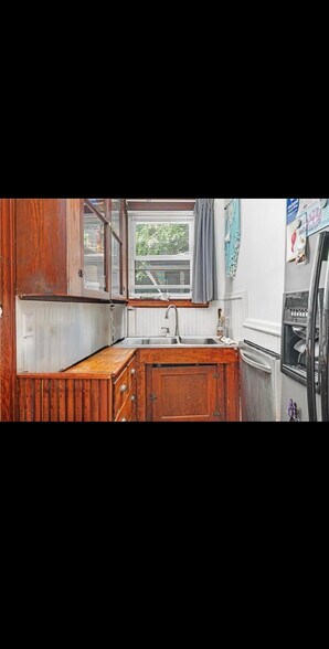 Building Photo - 207 Jewett St