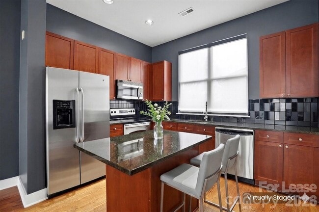 Building Photo - 440 N McDowell St