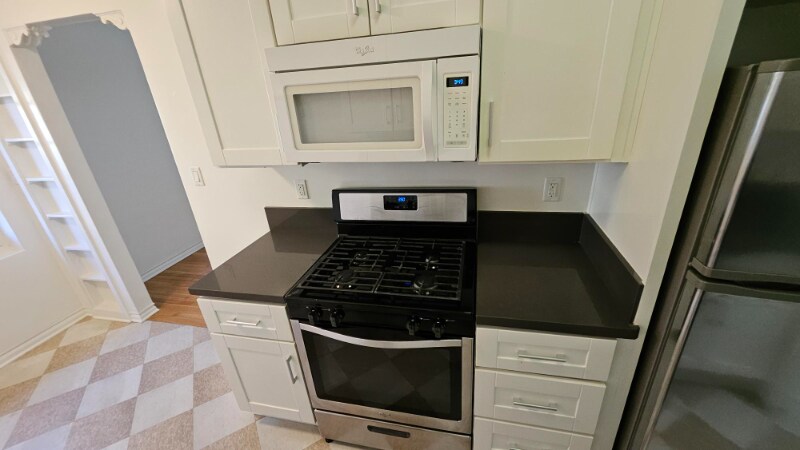 Building Photo - 355 Cochran Ave