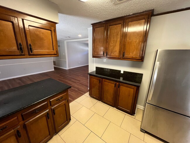 Building Photo - 3 bedroom, 2 bathroom home in Baton Rouge,...