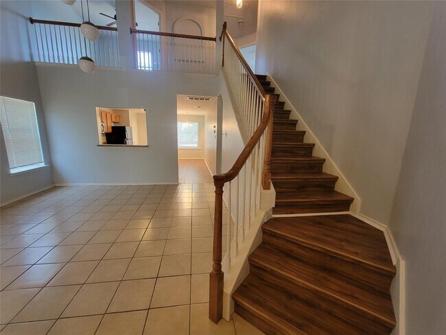 Building Photo - 152 Dressen