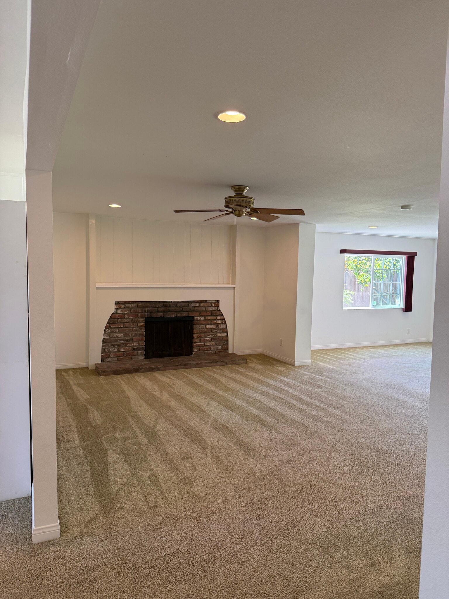 Building Photo - 891 Rosewood Ave