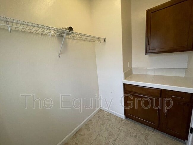 Building Photo - 3237 Winslow St