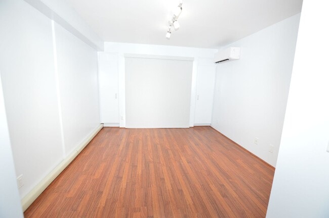 Building Photo - Fountain at Makiki - 3 bedroom, 2 bath con...