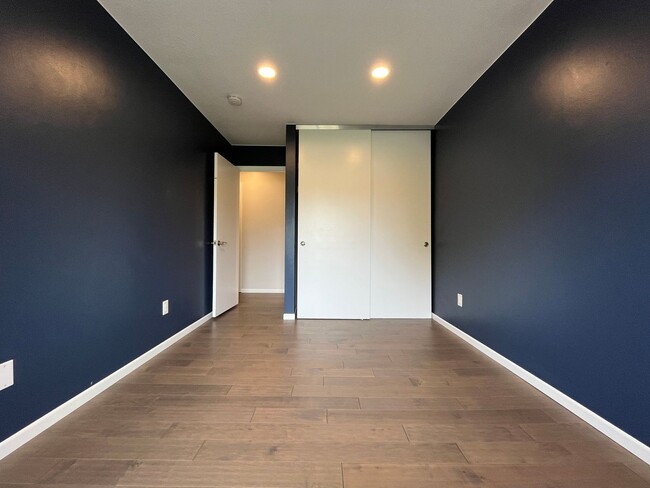 Building Photo - 2257 Oregon Ct