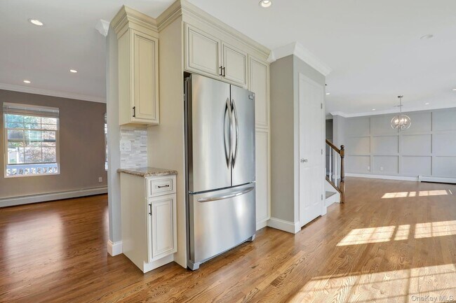 Building Photo - 32 Delamere St