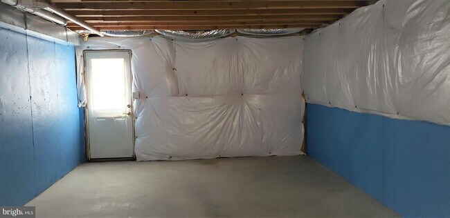 Building Photo - 202 Cool Spring Dr