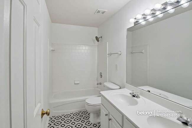 Building Photo - 726 Wamock Dr