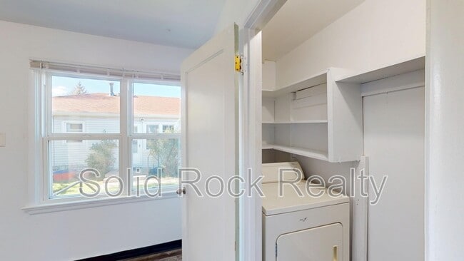 Building Photo - 1212 Janes Ln