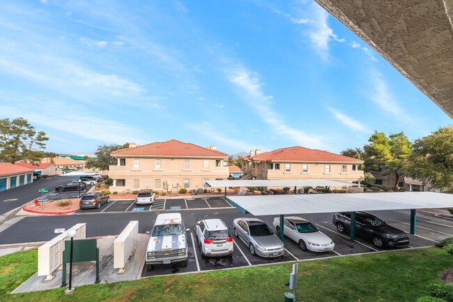 Building Photo - Charming Home in Henderson!