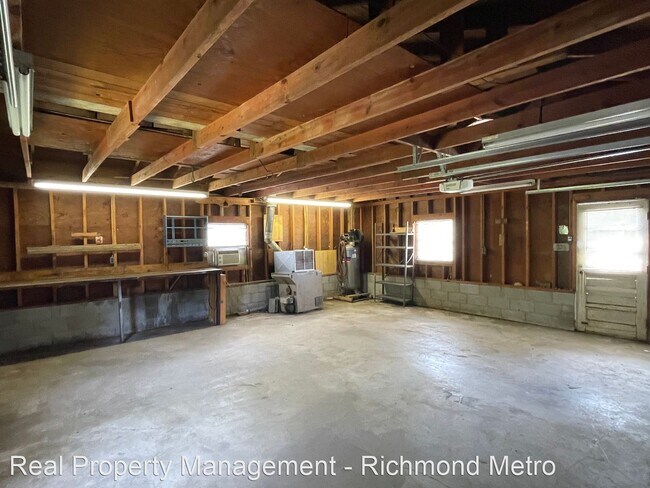 Building Photo - 3 br, 2 bath House - 8315 Hood Drive