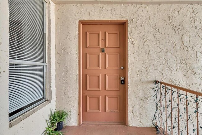 Building Photo - 542 Orange Dr