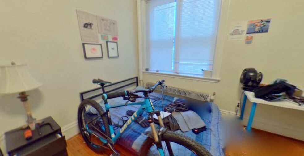 Building Photo - 22 Euston St