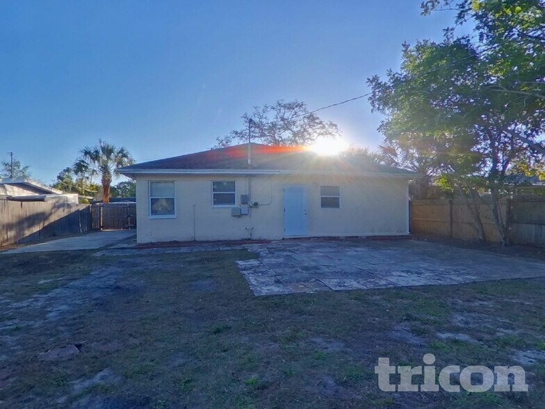 Building Photo - 612 Yelvington Ave