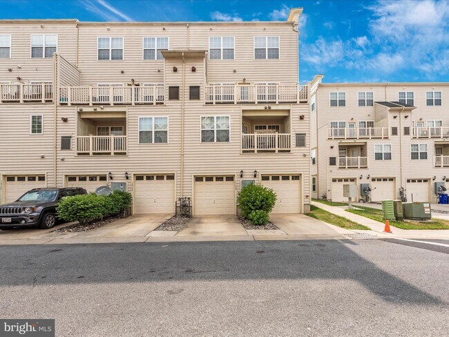 Building Photo - 1868 Monocacy View Cir