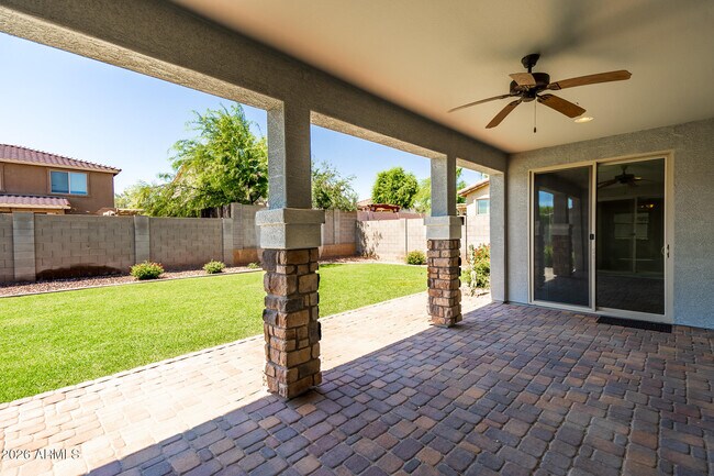 Building Photo - 18445 W Saguaro Ln